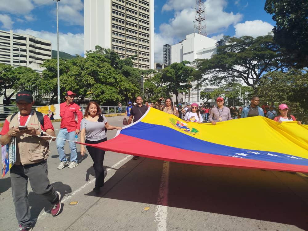 DUCOLSA PRESENTE EN LA GRAN MARCHA DE LOS MOVIMIENTOS SOCIALES EN APOYO A LA LIBERACIÓN DEL PRESIDENTE NICOLÁS MADURO Y LA PRIMERA DAMA DE CILIA FLORES	