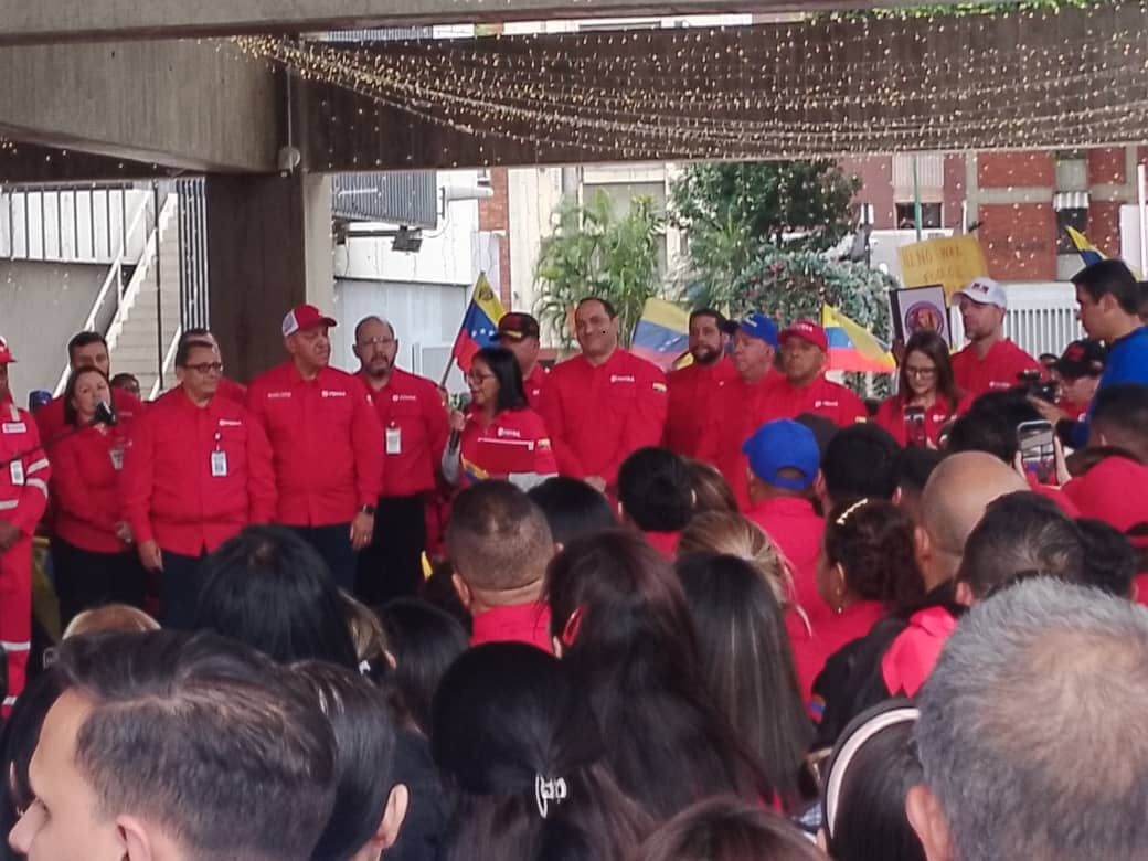 TRABAJADORES DE DUCOLSA RESPALDARON A LA MINISTRA DELCY RODRÍGUEZ EN LA DEFENSA DE LA SOBERANÍA ENERGÉTICA