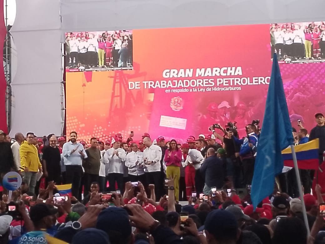 FUERZA TRABAJADORA DE DUCOLSA PARTICIPÓ EN LA GRAN MARCHA EN APOYO A LA LEY DE HIDROCARBUROS