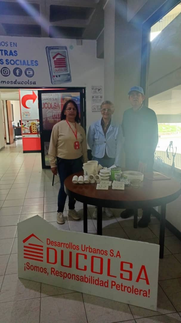 DUCOLSA MÉRIDA DONÓ KIT DE MATERIALES A LA FAMILIAPEÑA PARA MEJORAR SU CALIDAD DE VIDA