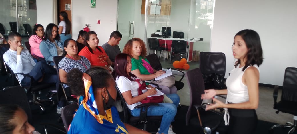 CON UN TALLER SOBRE DERECHOS HUMANOS DE LA MUJER Y EQUIDAD DE GÉNERO, FUERZA TRABAJADORA DE NUESTRA INSTITUCIÓN, HIDROCARBUROS Y COMUNIDAD DE EL RECREO SE SUMAN A ESTA JORNADA