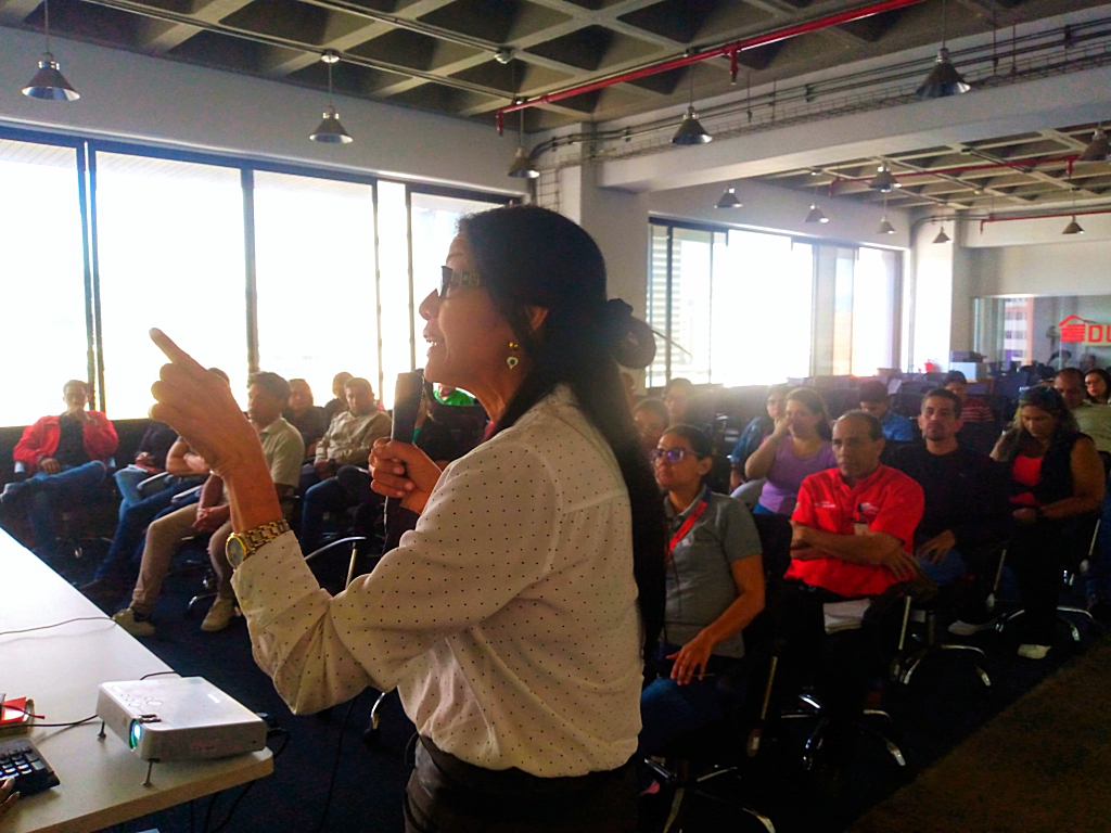 TRABAJADORES DE DUCOLSA PARTICIPARON EN TALLER PARA LA PREVENCIÓN DEL GROOMING
